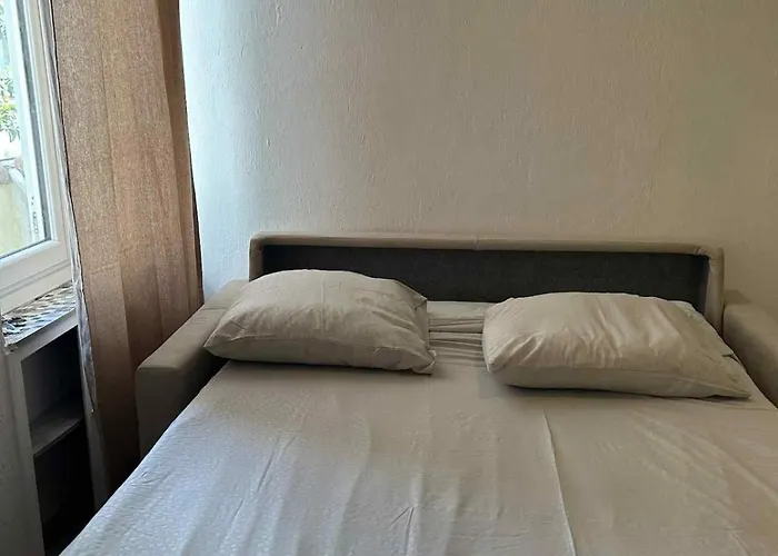 Juan Les Pins Centre, 3-person With Mezzanine